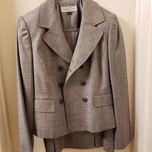 Tahari grey 2 piece suit
